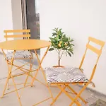 ホームステイ : La Loggia Bastide *